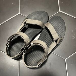 Classic Gray Teva size 11 mens or 13 womens